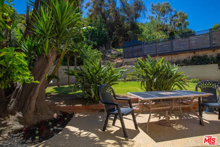 5242 Veronica Street, Los Angeles, California 90008