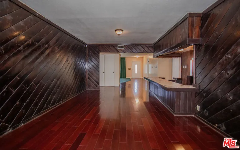 5242 Veronica Street, Los Angeles, California 90008