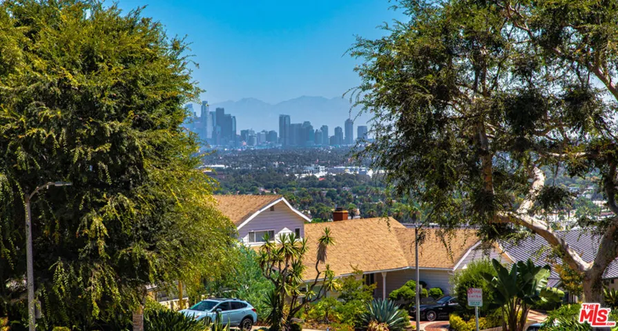 5242 Veronica Street, Los Angeles, California 90008