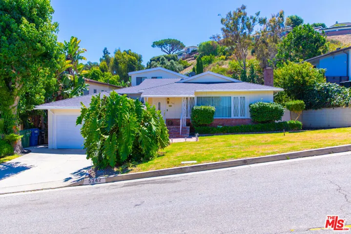 5242 Veronica Street, Los Angeles, California 90008