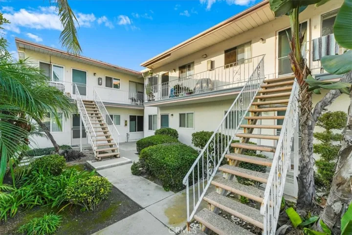 25 Bennett Avenue, Long Beach, California 90803