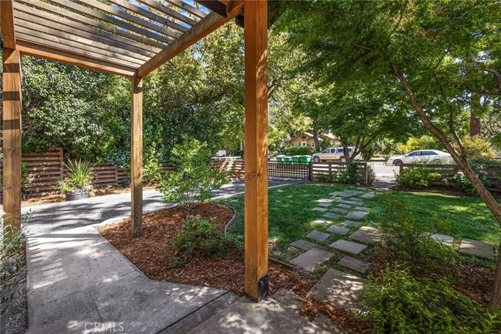 1737 Laburnum Avenue, Chico, California 95926