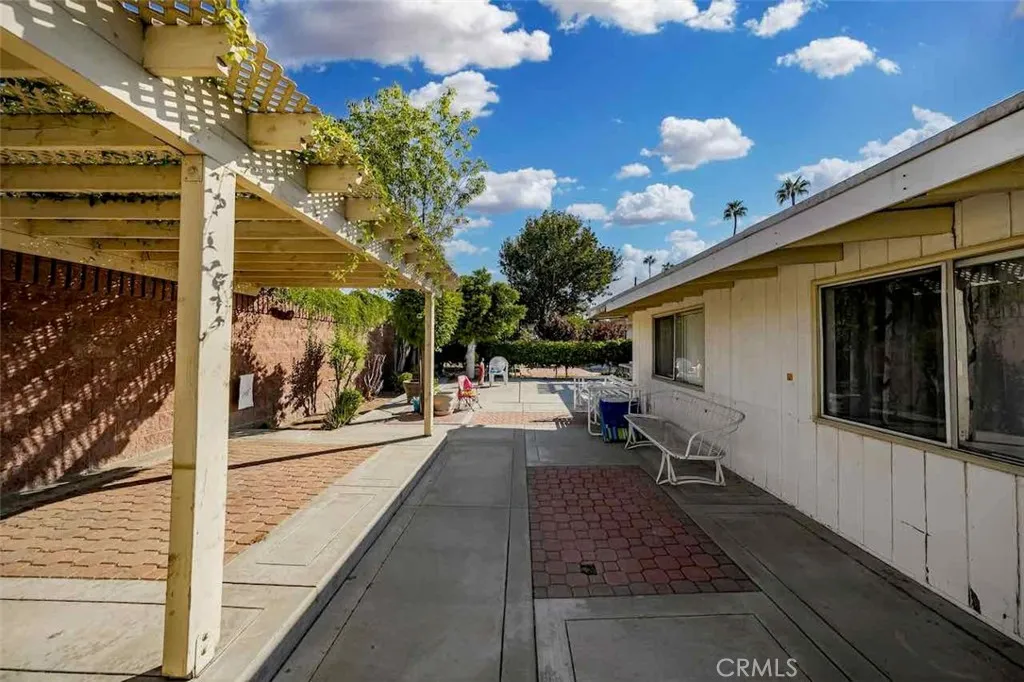 9279 Indiana Avenue, Riverside, California 92503 home-pic-18