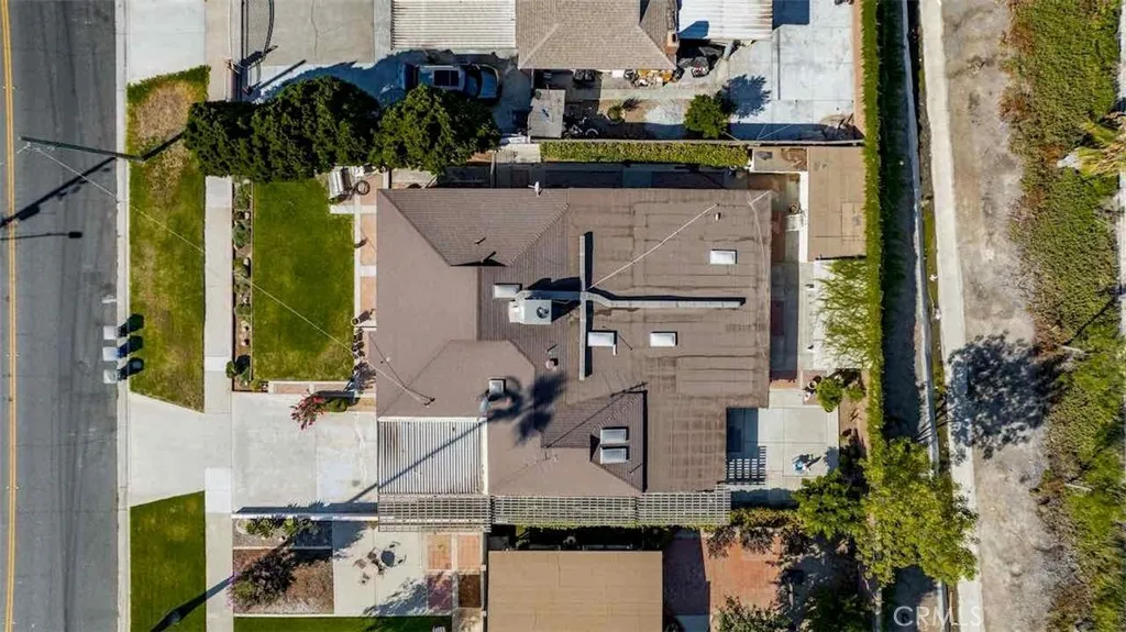 9279 Indiana Avenue, Riverside, California 92503 home-pic-6