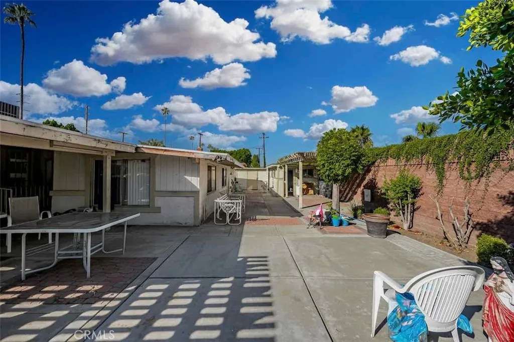 9279 Indiana Avenue, Riverside, California 92503 home-pic-27