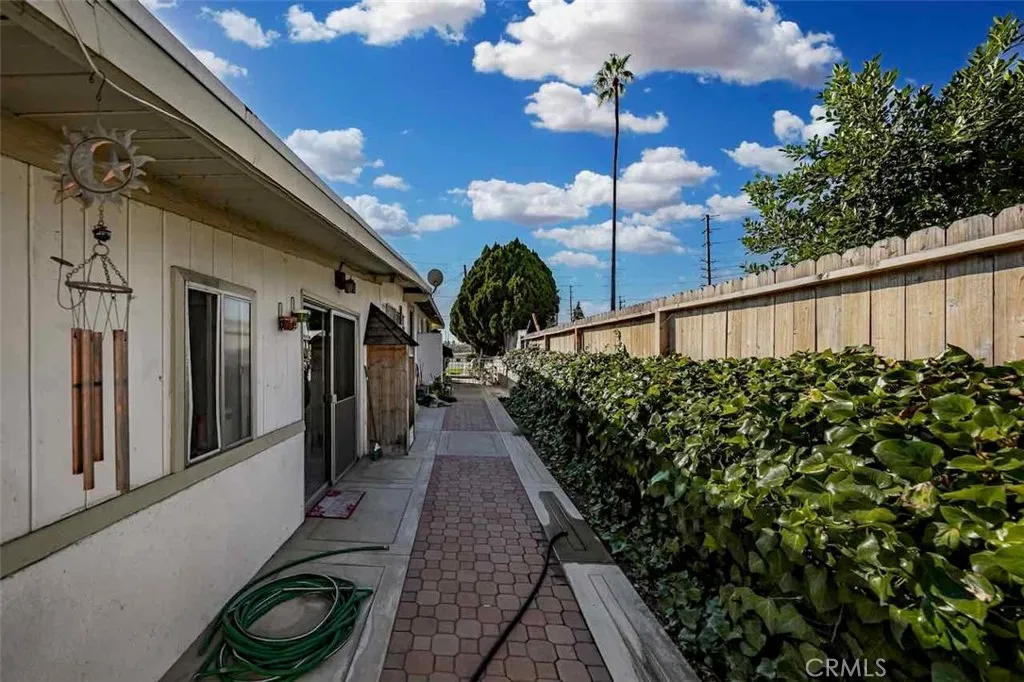 9279 Indiana Avenue, Riverside, California 92503 home-pic-20