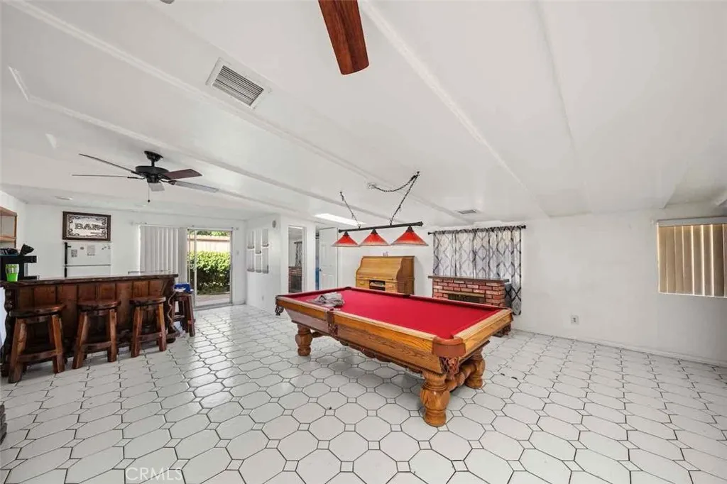 9279 Indiana Avenue, Riverside, California 92503 home-pic-38