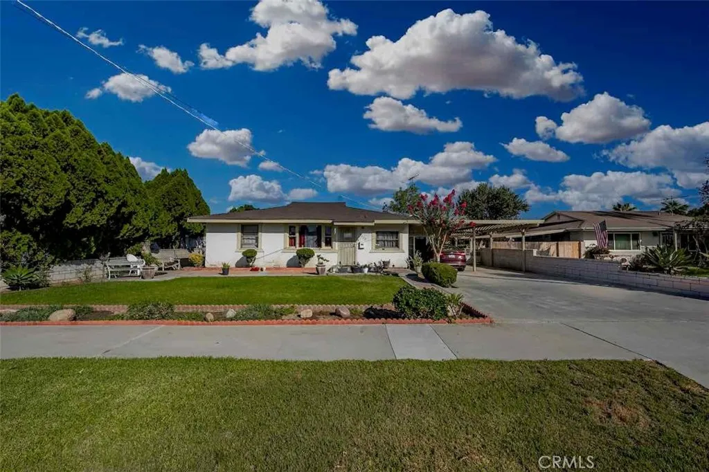 9279 Indiana Avenue, Riverside, California 92503 home-pic-37