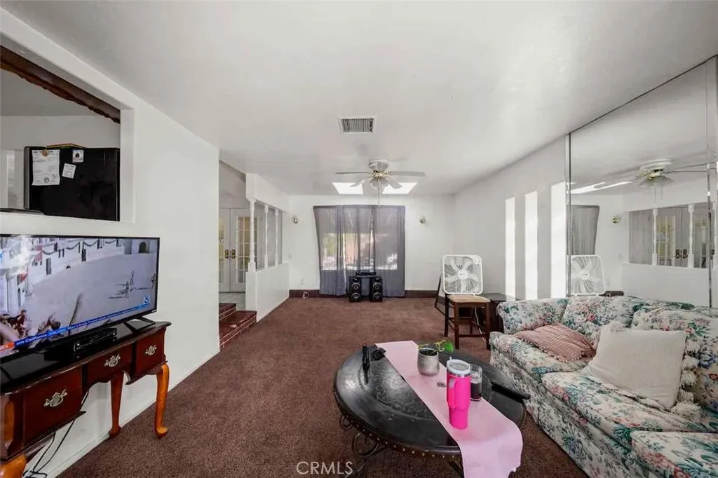 9279 Indiana Avenue, Riverside, California 92503 home-pic-32