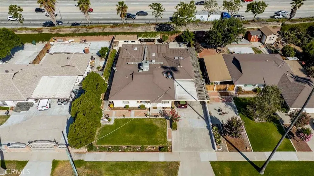 9279 Indiana Avenue, Riverside, California 92503 home-pic-12