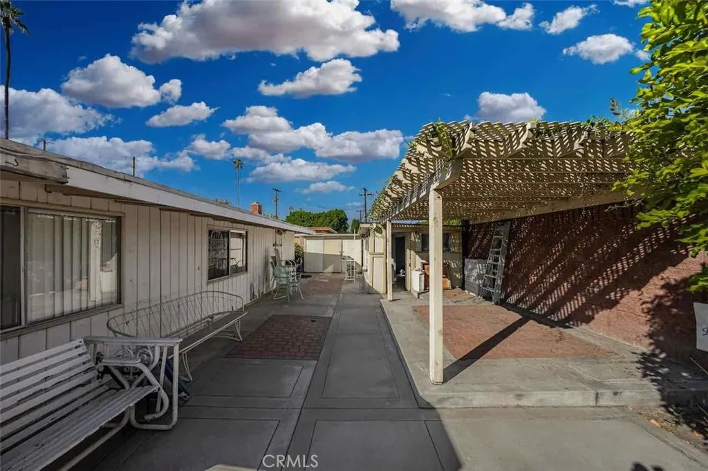 9279 Indiana Avenue, Riverside, California 92503 home-pic-24