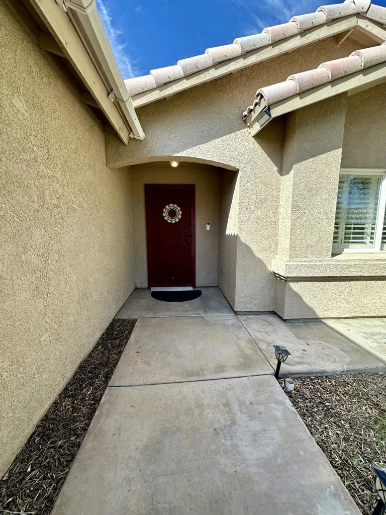 161 Eunice Circle, Blythe, California 92225 home-pic-2