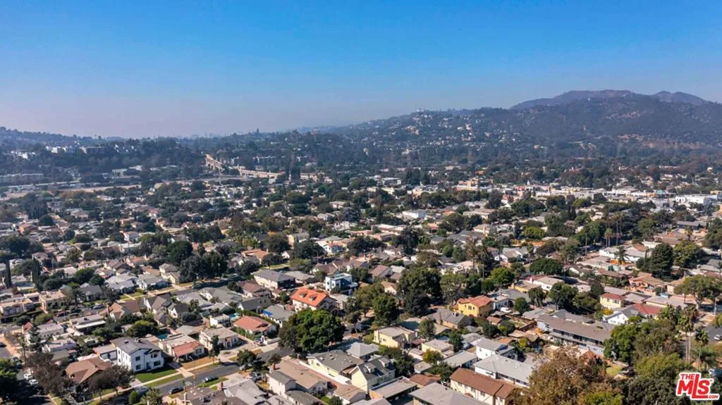 3323 Larga Avenue, Los Angeles, California 90039 home-pic-40