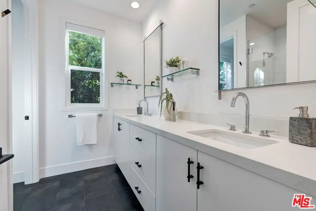 1467 Cardiff Avenue, Los Angeles, California 90035 home-pic-12