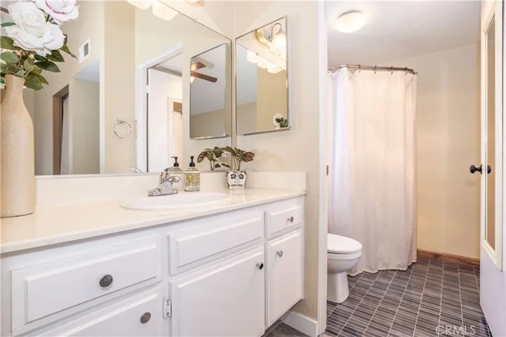 16857 San Fernando Mission Boulevard 55, Granada Hills, California 91344