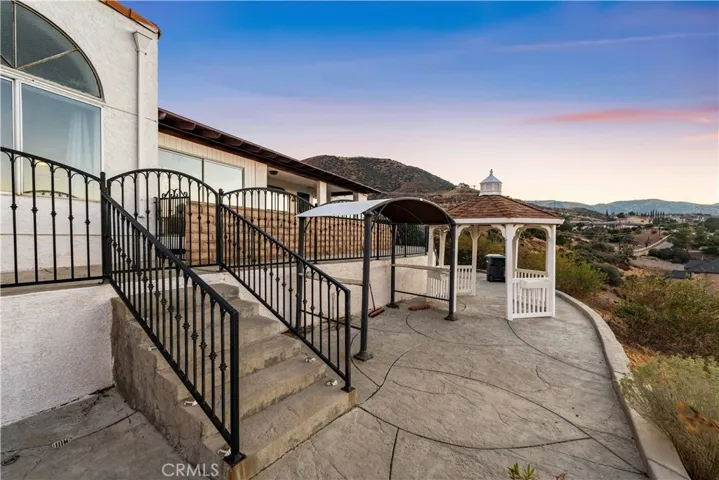 645 Lakeview Drive, Palmdale, California 93551