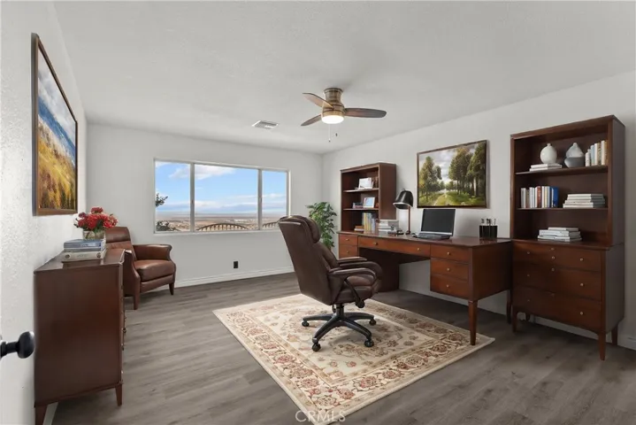 645 Lakeview Drive, Palmdale, California 93551