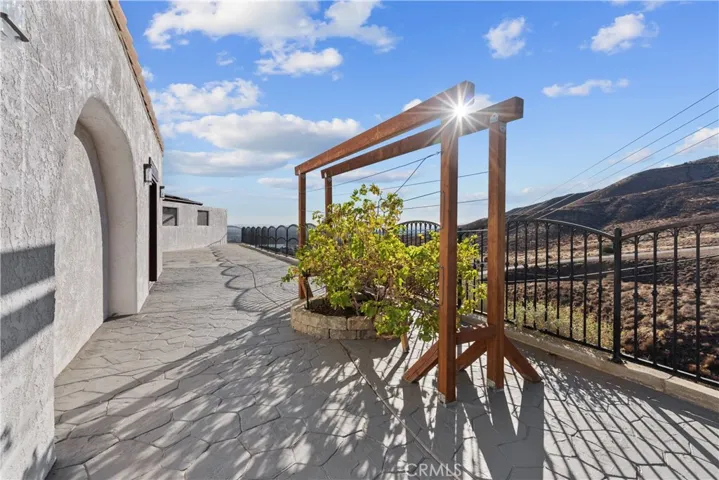 645 Lakeview Drive, Palmdale, California 93551