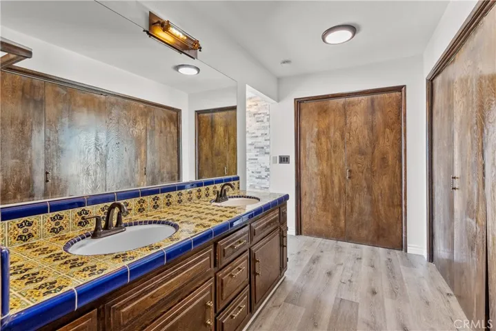 645 Lakeview Drive, Palmdale, California 93551