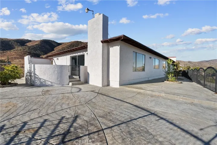 645 Lakeview Drive, Palmdale, California 93551