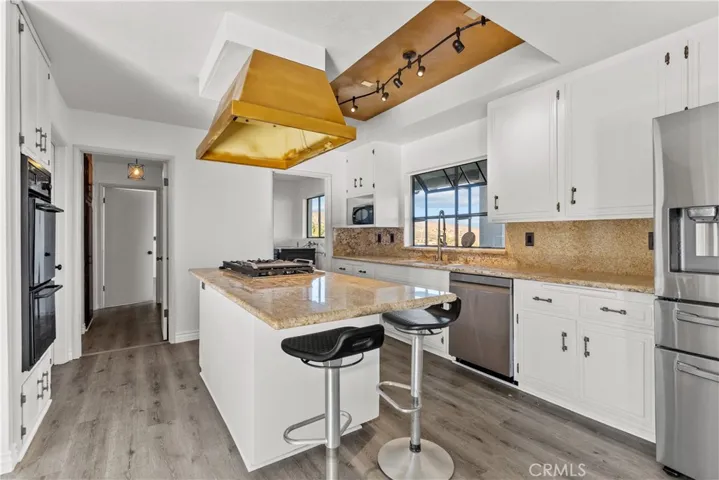 645 Lakeview Drive, Palmdale, California 93551