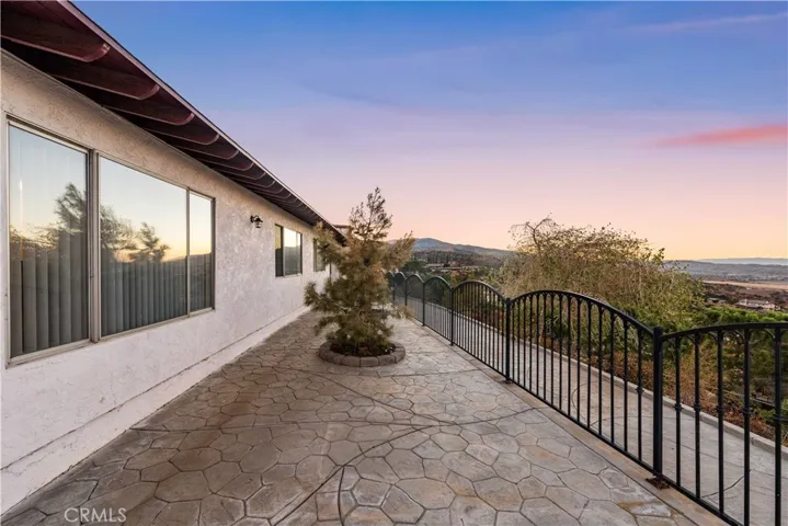 645 Lakeview Drive, Palmdale, California 93551