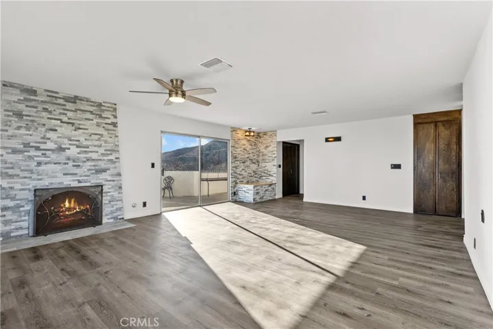 645 Lakeview Drive, Palmdale, California 93551
