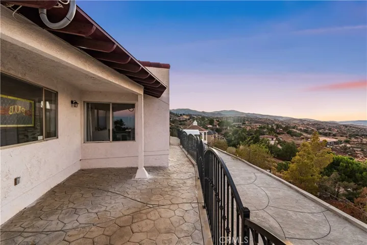 645 Lakeview Drive, Palmdale, California 93551