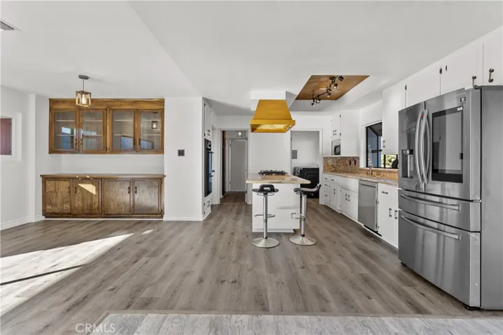 645 Lakeview Drive, Palmdale, California 93551