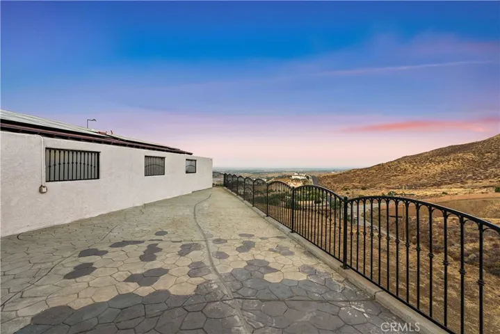 645 Lakeview Drive, Palmdale, California 93551