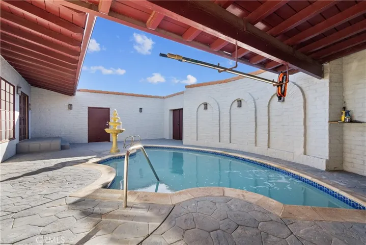 645 Lakeview Drive, Palmdale, California 93551