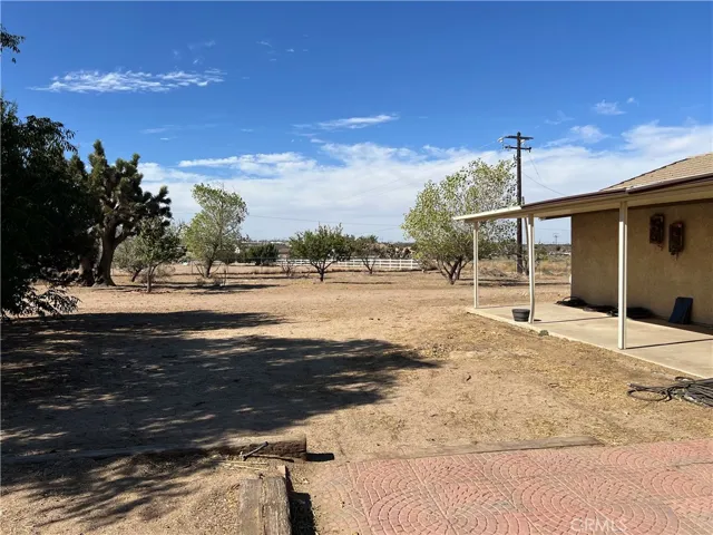 11575 Stuveling Street, Oak Hills, California 92344