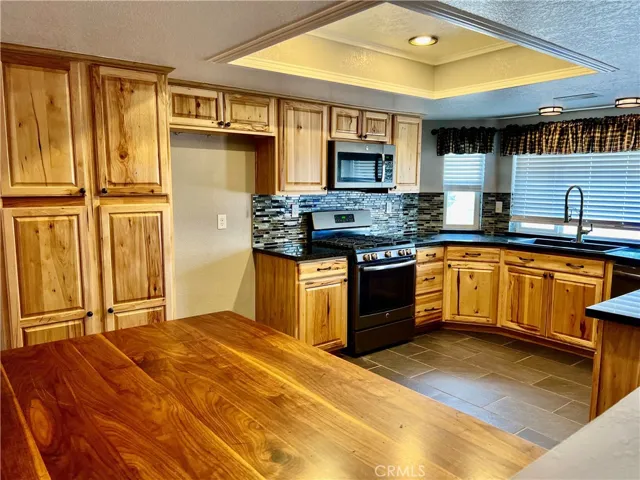11575 Stuveling Street, Oak Hills, California 92344
