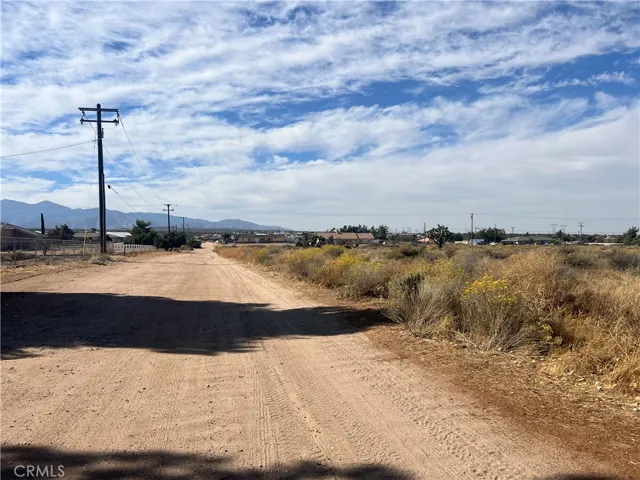 11575 Stuveling Street, Oak Hills, California 92344
