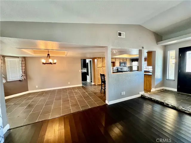 11575 Stuveling Street, Oak Hills, California 92344