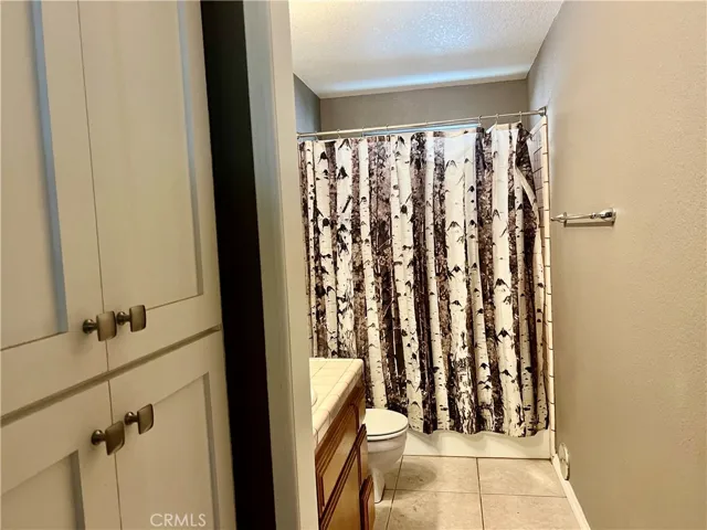11575 Stuveling Street, Oak Hills, California 92344