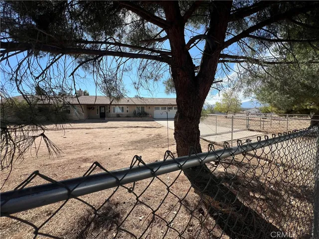 11575 Stuveling Street, Oak Hills, California 92344