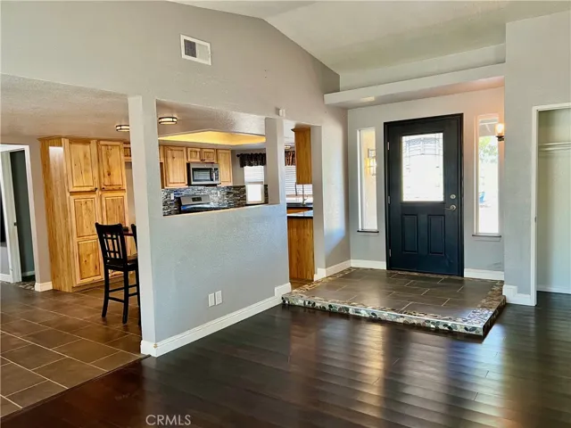 11575 Stuveling Street, Oak Hills, California 92344