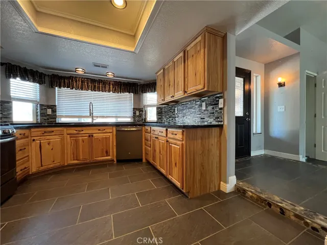 11575 Stuveling Street, Oak Hills, California 92344