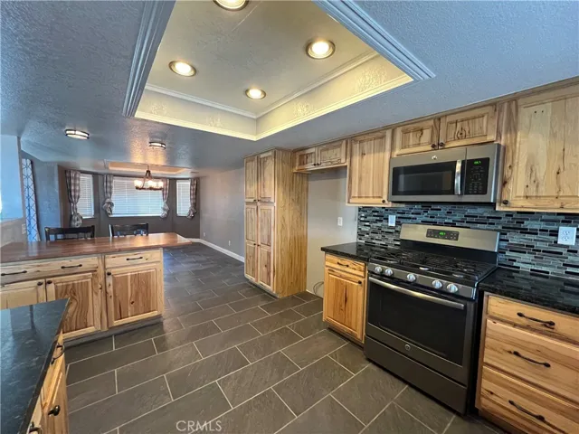 11575 Stuveling Street, Oak Hills, California 92344
