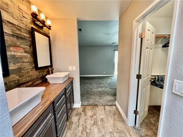 11575 Stuveling Street, Oak Hills, California 92344