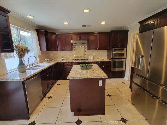 29 Sorenson, Irvine, California 92602