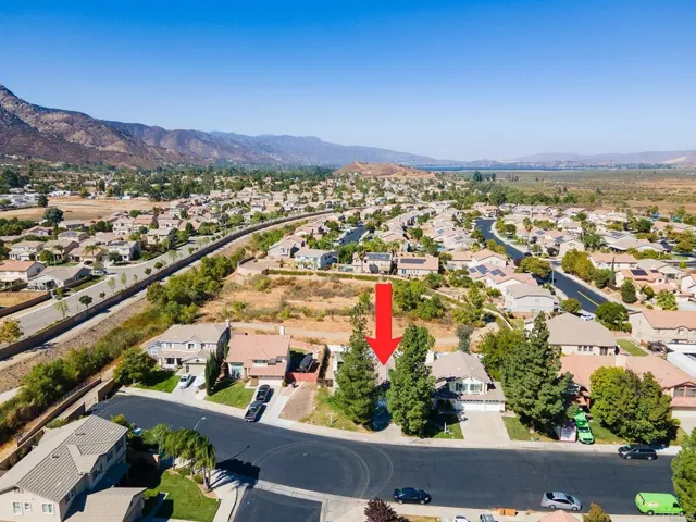 32525 Racquet Club Way, Lake Elsinore, California 92530