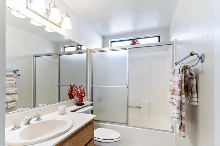 32525 Racquet Club Way, Lake Elsinore, California 92530