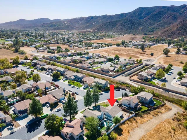 32525 Racquet Club Way, Lake Elsinore, California 92530