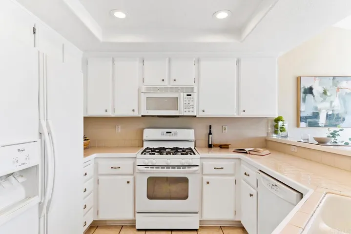 32525 Racquet Club Way, Lake Elsinore, California 92530