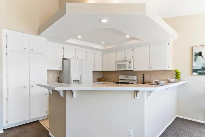 32525 Racquet Club Way, Lake Elsinore, California 92530