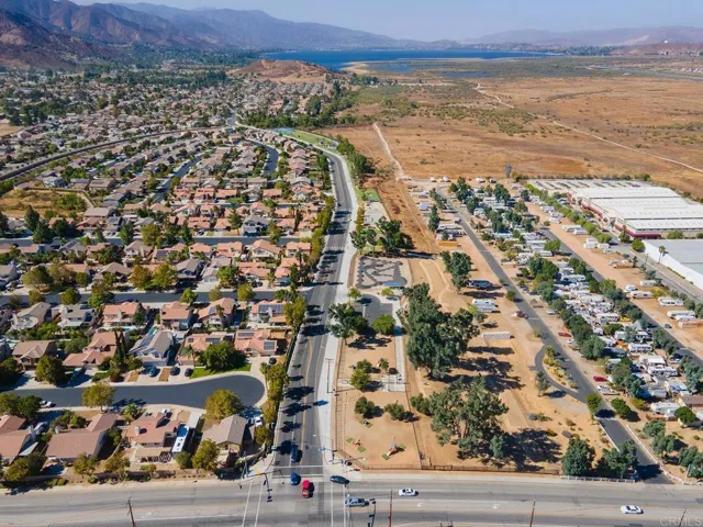 32525 Racquet Club Way, Lake Elsinore, California 92530