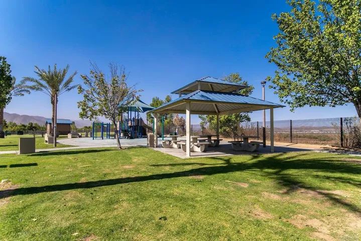 32525 Racquet Club Way, Lake Elsinore, California 92530
