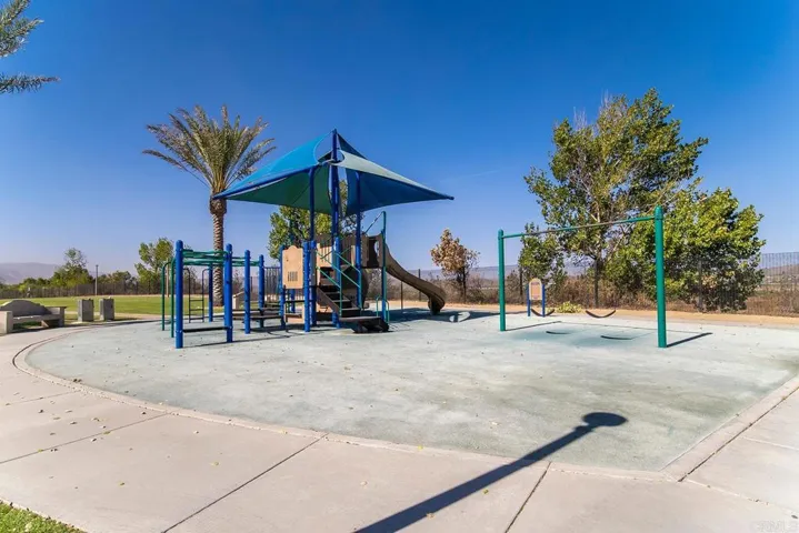 32525 Racquet Club Way, Lake Elsinore, California 92530